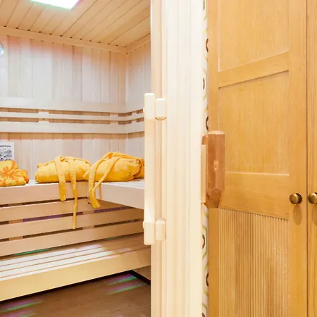 Frigga & Freia Hotel *