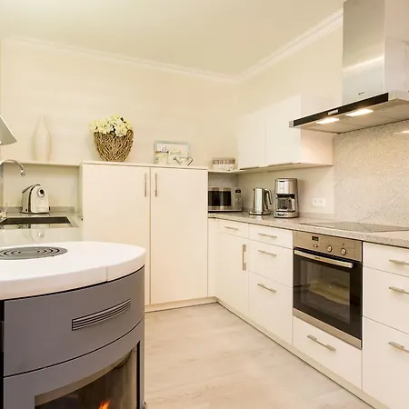 Frigga & Freia Hotel *